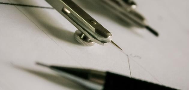 نشأة الهندسة اللاإقليدية صورة مقال نشأة الهندسة اللاإقليدية