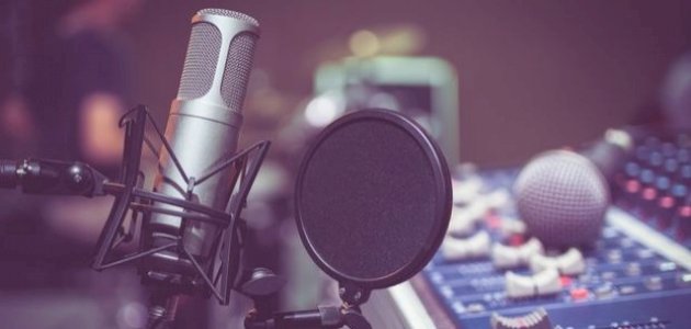 نشأة وتطور الإذاعة والتلفزيون صورة مقال نشأة وتطور الإذاعة والتلفزيون