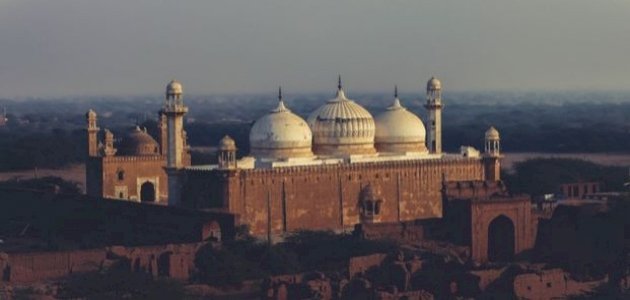 ثورة القرامطة في العصر العباسي الثاني صورة مقال ثورة القرامطة في العصر العباسي الثاني