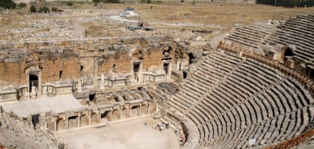 أسس تصميم المسرح الروماني صورة مقال أسس تصميم المسرح الروماني