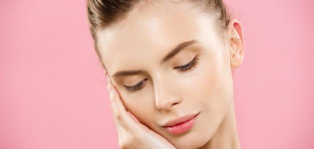 كيفية جعل البشرة لامعة صورة مقال كيفية جعل البشرة لامعة