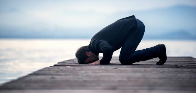 حكم الصلاة بالحذاء صورة مقال حكم الصلاة بالحذاء