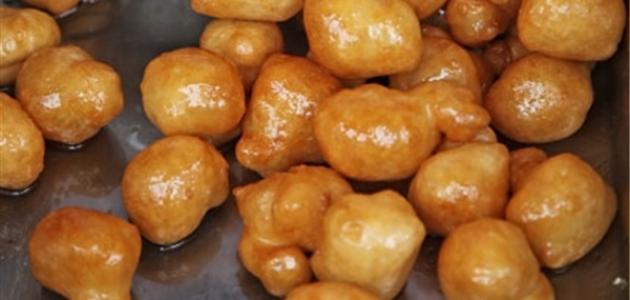 طريقة عمل لقيمات هشة صورة مقال طريقة عمل لقيمات هشة