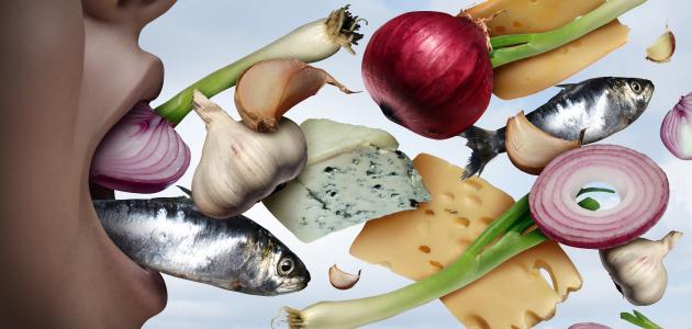 طرق إزالة رائحة الفم الكريهة نهائياً صورة مقال طرق إزالة رائحة الفم الكريهة نهائياً