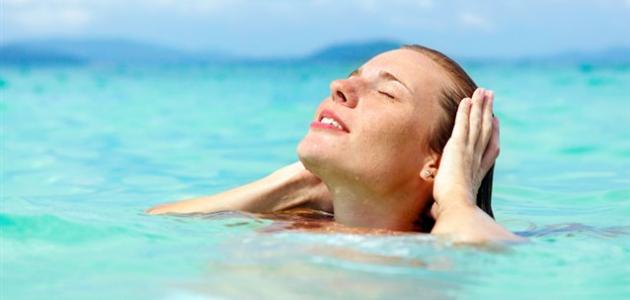 فوائد ماء البحر للبشرة صورة مقال فوائد ماء البحر للبشرة