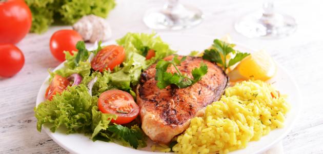 طريقة طبخ السمك مع الرز صورة مقال طريقة طبخ السمك مع الرز