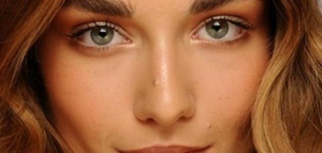 فوائد زيت الخروع للحواجب صورة مقال فوائد زيت الخروع للحواجب