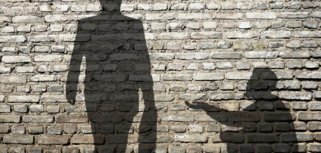 أبيات شعر عن الضيقة صورة مقال أبيات شعر عن الضيقة