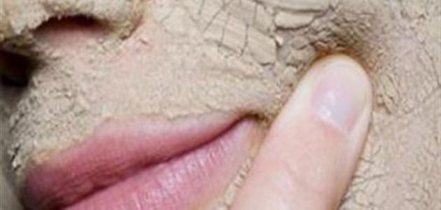 قناع الخميرة وماء الورد صورة مقال قناع الخميرة وماء الورد