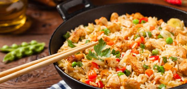 طريقة عمل أرز بالخضار والدجاج صورة مقال طريقة عمل أرز بالخضار والدجاج