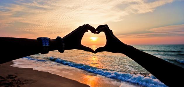 أجمل العبارات الرومانسية القصيرة صورة مقال أجمل العبارات الرومانسية القصيرة