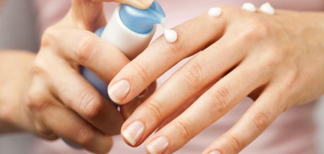 التخلص من سواد مفاصل الأصابع صورة مقال التخلص من سواد مفاصل الأصابع