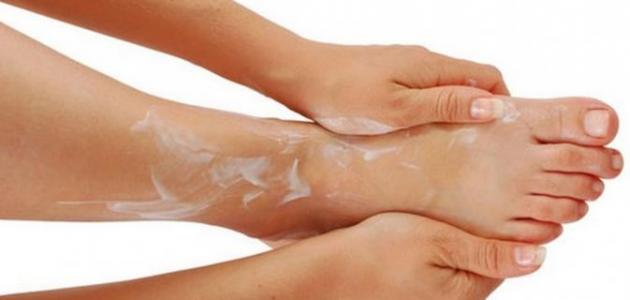 كيف تتخلص من رائحة القدمين الكريهة دون أدوية صورة مقال كيف تتخلص من رائحة القدمين الكريهة دون أدوية