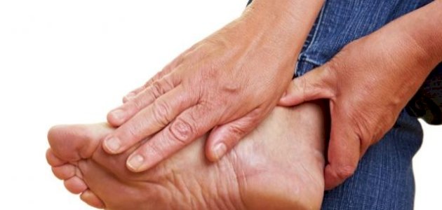 أسباب آلام القدمين صورة مقال أسباب آلام القدمين