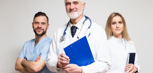 تعريف مهنة الطبيب صورة مقال تعريف مهنة الطبيب