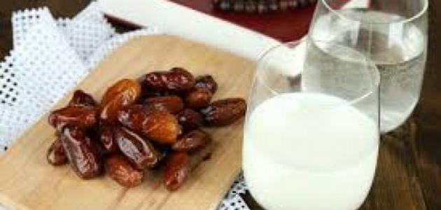 رجيم التمر واللبن مع بذور الكتان صورة مقال رجيم التمر واللبن مع بذور الكتان